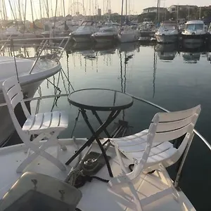  Bateau-hôtel Location Bateau Port Vauban